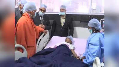 लखनऊः CM आए तो घायल छात्र को CCU में रखा, जाते ही भेजा ICU