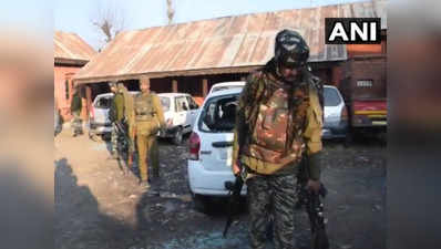 कश्मीर: पुलवामा के पुलिस स्टेशन पर ग्रेनेड हमला, 8 पुलिसकर्मी घायल