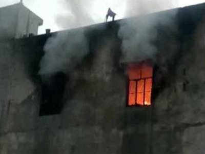 दिल्ली: ३ कारखान्यांना आग; १७ जणांचा मृत्यू