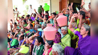 ಡಿಸಿ ಕಚೇರಿ ಅಂಗಳ ತಲುಪಿದ ಕುಡಿಯುವ ನೀರಿನ ಜಗಳ