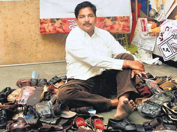 नारायण राणे को हराने के लिए जूतों की कसम