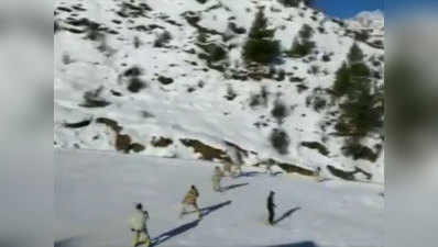 विडियो: दुश्मनों से निपटने के लिए लद्दाख में हिमवीरों की स्पेशल ट्रेनिंग