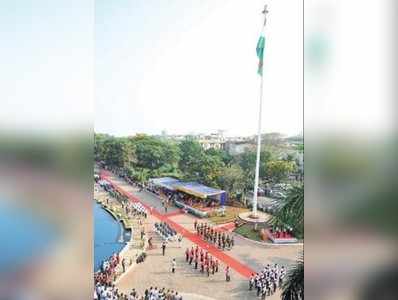 102 ಅಡಿ ಎತ್ತರದ ಧ್ವಜ ಸ್ತಂಭ ಉದ್ಘಾಟಿಸಿದ ನಟ ಯಶ್‌