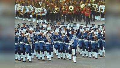 मधुर धुनों और सैनिकों के कदम ताल के साथ गणतंत्र दिवस समारोह का समापन