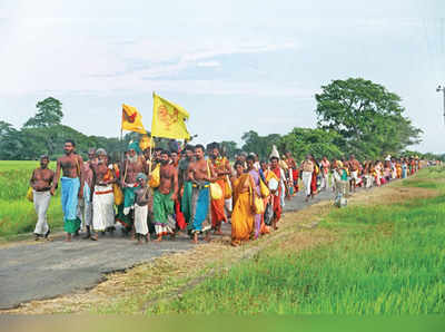 தைப்பூச திருவிழாவை முன்னிட்டு திருச்செந்தூரில் குவியும் பக்தர்கள்!