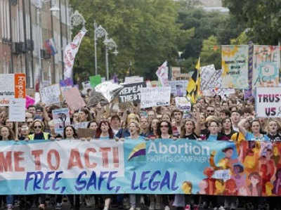 आयरलैंड: गर्भपात पर कड़े कानूनों को लेकर होगा जनमतसंग्रह
