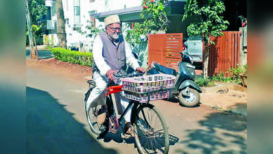 ನಿತ್ಯ ಸೈಕಲ್‌ ಸಂಚಾರ; ಬಡವರಿಗೆ ಉಪಚಾರ