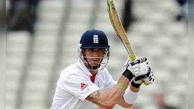 पीटरसन की पारी से इंग्लैंड मजबूत