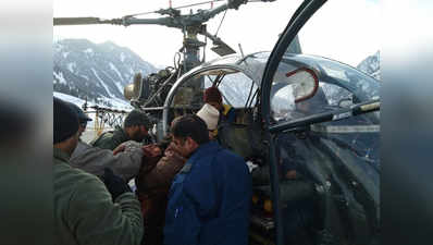 ...जब मौसम की परवाह के बिना बीमार कश्मीरी बच्चे को हेलिकॉप्टर से लेने पहुंची वायुसेना