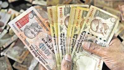 নোটবন্দির সময় কি ₹১৫ লক্ষ+ ব্যাংকে জমা করেছেন? পাবেন IT নোটিশ