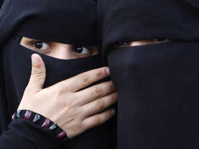 इस्लामिक बुर्का और हिजाब पर बैन लगाने की तैयारी में डेनमार्क