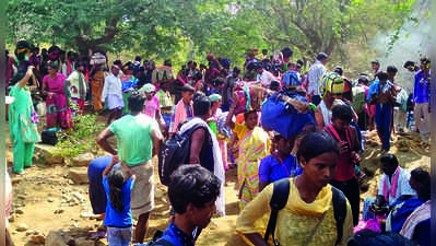 ಶಿವರಾತ್ರಿ ಜಾತ್ರೆಗೆ ಕಾಲ್ನಡಿಗೆ ಪಯಣ