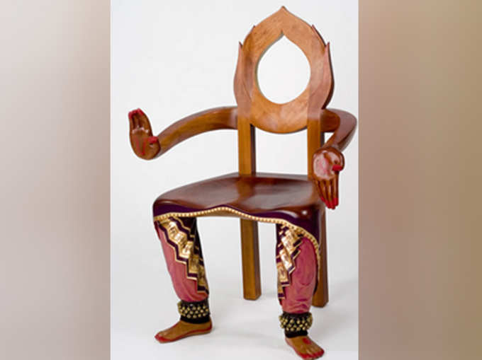 भरतनाट्यम वाली कुर्सी...