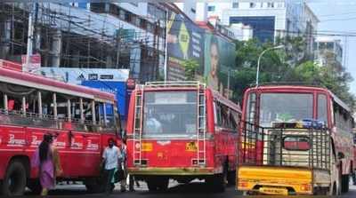 ബസ് സമരം തുടരുന്നു; ബസ് ഉടമകള്‍ നാളെ മുഖ്യമന്ത്രിയെ കാണും