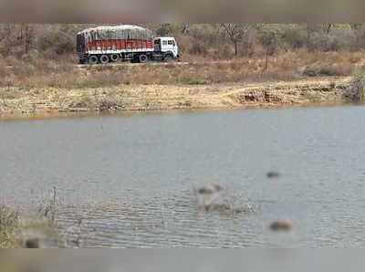 ஏரியில் தமிழர்கள் சடலம்; சி.பி.ஐ விசாரிக்க ராமதாஸ், வைகோ வலியுறுத்தல்!