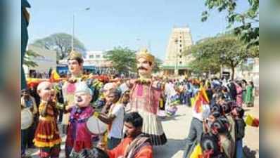 ಕನ್ನಡದ ತೇರು ಎಳೆದ ಸಾಹಿತ್ಯಾಸಕ್ತರು