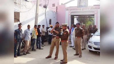 फिरोजाबादः प्रेम प्रस्ताव ठुकराया तो स्कूल के बाहर छात्रा पर फायरिंग फिर खुद को मारी गोली