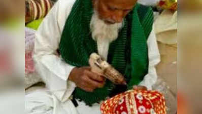 गंगा-जमुनी तहजीब: बाबा विश्‍वनाथ की शाही पगड़ी तैयार कर रहे हैं गयासुद्दीन