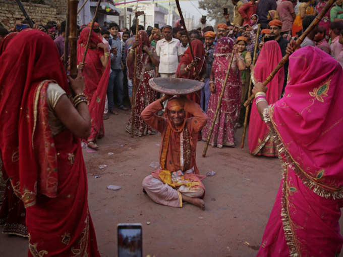 श्रद्धालु ने लिया जमकर मजा