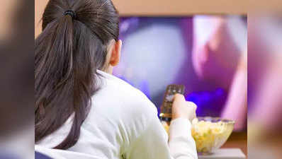 टीवी देखकर खाना खाने से बढ़ता है मोटापा