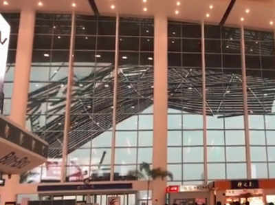 देखें: इतनी तेज हवा, ढेर हो गया चीन के एयरपोर्ट का पैनल