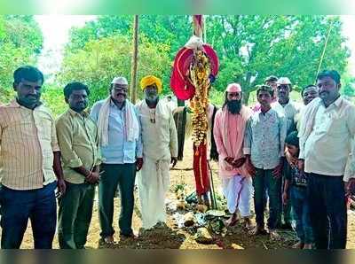 ಅಷ್ಟೂರ ಜಾತ್ರೆಯಲ್ಲಿ  ಭಜನೆ, ಕೀರ್ತನೆ