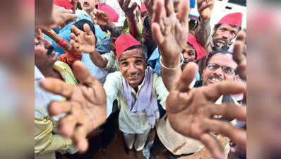 बड़ा सवाल: क्‍या एक बार फिर ठगे गए महाराष्‍ट्र के आदिवासी किसान?