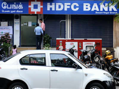 ...म्हणून HDFC बँकेने कार्ड्स केली ब्लॉक