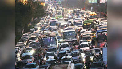 मुंबई में खराब सड़कों से लगता है ट्रैफिक जाम: महाराष्ट्र सरकार