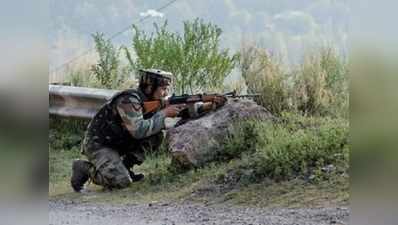 जम्मू-कश्मीर: सुरक्षाबलों ने मार गिराए दो आतंकी, तीन गिरफ्तार, ऑपरेशन जारी