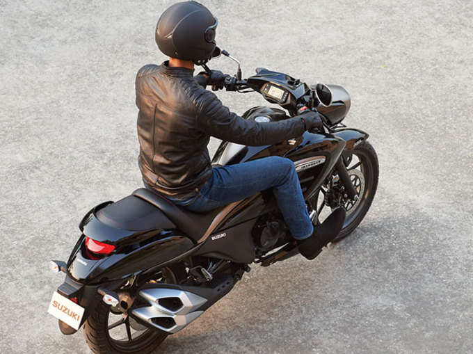 ​Suzuki Intruder जिक्सर के प्लैटफॉर्म पर बनी है