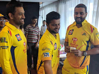 देखें: CSK टीम के प्लेयर्स के साथ महेंद्र सिंह धोनी ने किया डांस, विडियो हो रहा हिट