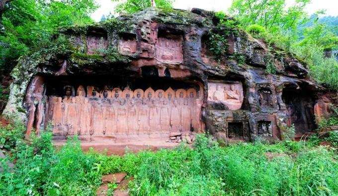 பார்த்தவுடன் மிரளவைக்கும் உலகின் மிகப்பெரிய புத்தர் சிலை!