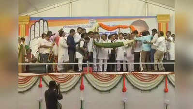 कर्नाटक विधानसभा चुनाव: जेडीएस से बगावत, राहुल की मौजूदगी में कांग्रेस के साथ आए 7 विधायक