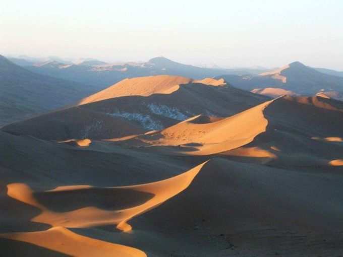 Badain Jaran Dunes (Mongolia and China)