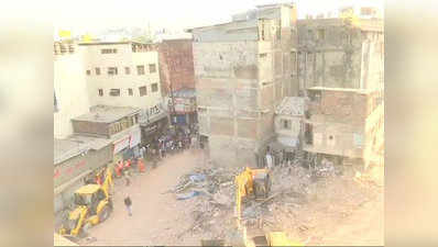 मध्‍य प्रदेश: इंदौर में कार के टक्‍कर मारने से इमारत गिरी, 10 लोगों की मौत, कई मलबे में फंसे