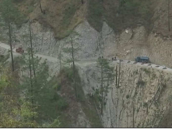 भारतीय इलाके में सड़कों की खराब हालत