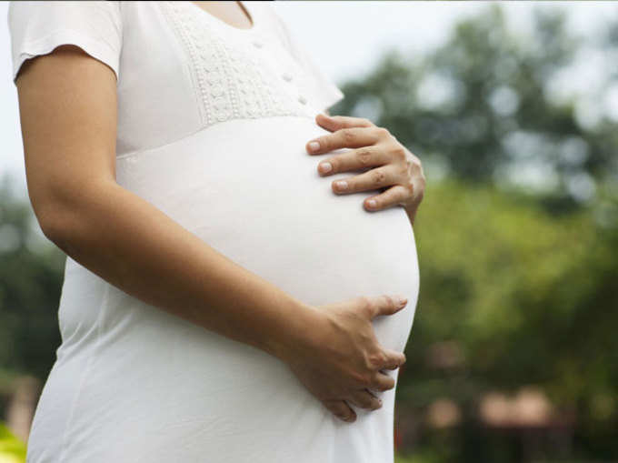 चौखट पर न खड़ी हो गर्भवती स्त्री