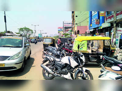 ವಾಹನಗಳ ಪಾರ್ಕಿಂಗ್‌ ಕಿರಿಕಿರಿ