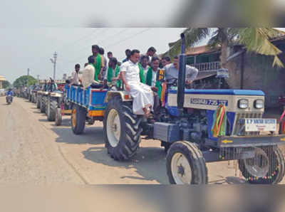 ಕೆರೆ ಮಣ್ಣು ಸ್ಥಳೀಯ ರೈತರಿಗೆ ನೀಡಲಿ