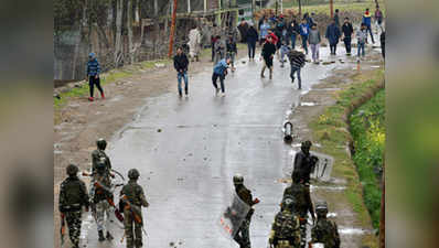 कश्मीर: पत्थरबाजी के बीच अनंतनाग में 2 सीआरपीएफ जवानों की मौत