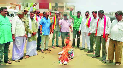 ಕಾವೇರಿ ನಿರ್ವಹಣಾ ಮಂಡಳಿ ರಚನೆ ವಿರೋಧಿಸಿ ಪ್ರತಿಭಟನೆ