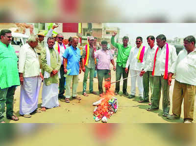 ಕಾವೇರಿ ನಿರ್ವಹಣಾ ಮಂಡಳಿ ರಚನೆ ವಿರೋಧಿಸಿ ಪ್ರತಿಭಟನೆ