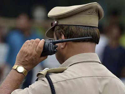 यूपी: लूट की गढ़ी फर्जी कहानी! 13 पुलिसवालों के खिलाफ केस दर्ज