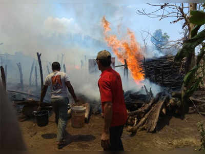 मेळघाटात आगीमुळे आदिवासींची ४० घरं खाक