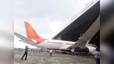 मुंबई एयरपोर्ट का मुख्य रनवे 6 घंटे के लिए बंद, कैंसल हुईं 225 उड़ानें