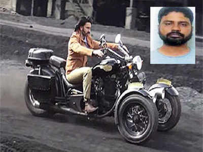 रणवीर स‍िंह की बाइक को मॉडीफाई करने वाले न‍िकले गुंडे