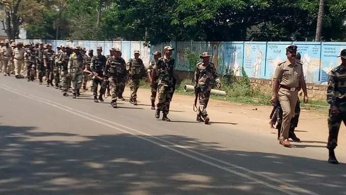 ದೊಡ್ಡಬಳ್ಳಾಪುರದಲ್ಲಿ ಅರೆಸೇನಾ ಪಡೆ ಪಥಸಂಚಲನ