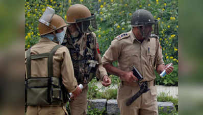 जम्मू-कश्मीर: पुलवामा में आतंकी हमला, दो पुलिसकर्मी घायल