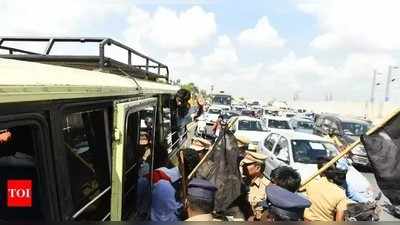 ಚೆನ್ನೈನಲ್ಲಿ ಮೋದಿ ಸ್ವಾಗತಿಸಿದ ಕಪ್ಪು ಬಾವುಟ, ಕಪ್ಪು ಬಲೂನ್‌ಗಳು!